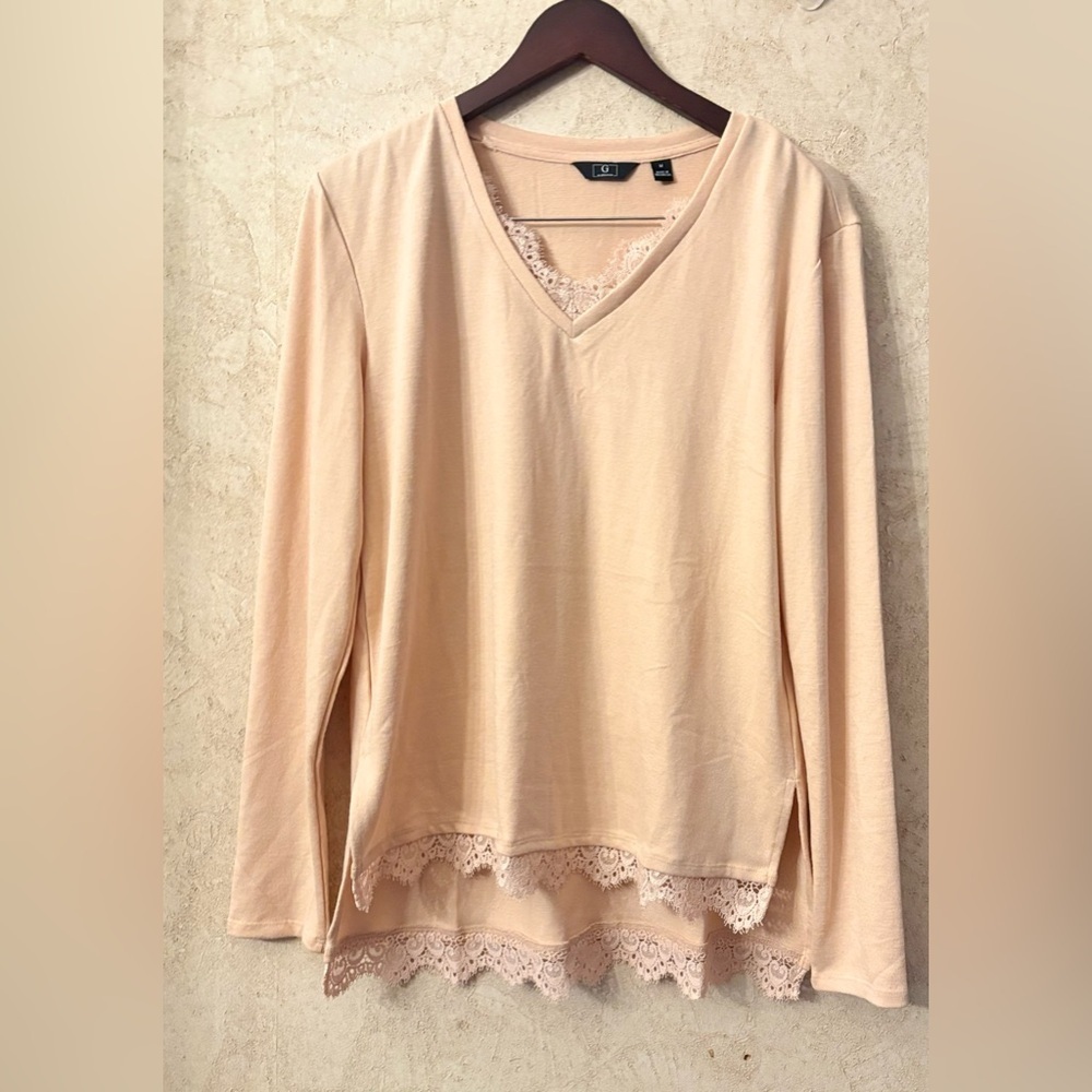🆕 G by Giuliana Soft Pink Lace V-Neck Top